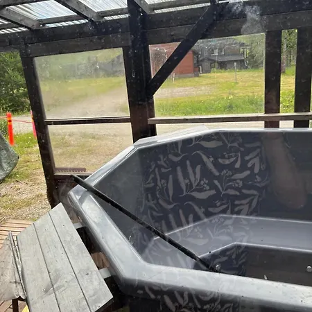 Himos, Wood Sauna & Hot Tub X 6 Persons キャンプ場 *