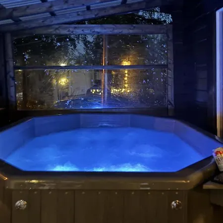 Camping Himos, Wood Sauna & Hot Tub X 6 Persons