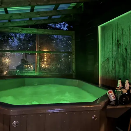 Camping Himos, Wood Sauna & Hot Tub X 6 Persons *